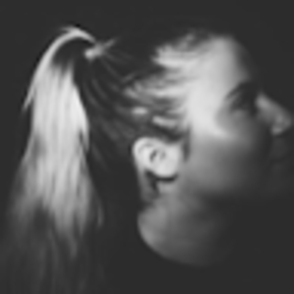 Meet your Posher, Sarah - Picture 1 of 1